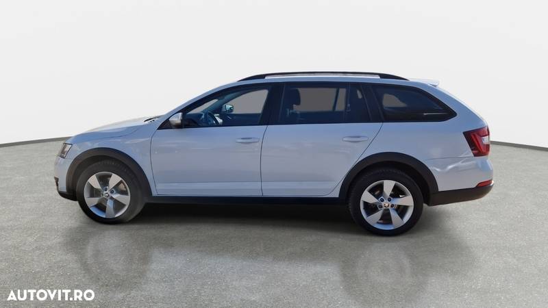 Skoda Octavia Combi Diesel 2.0 TDI 4X4 DSG Scout - 8