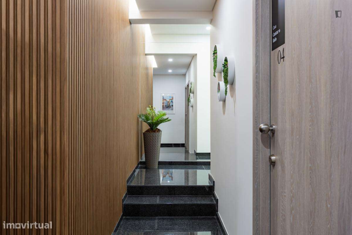 Estúdio - localizado em Ramalde Porto - Grande imagem: 4/7