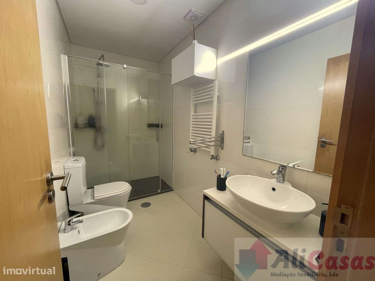 Excelente T3 Último Piso- Lugar de Garagem P/2 carros-37