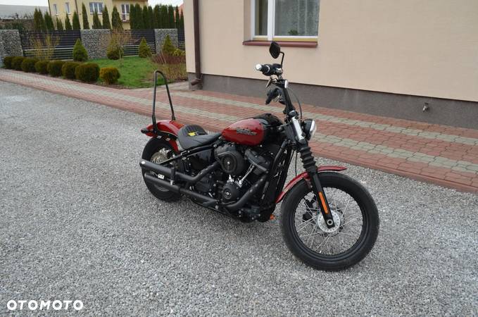 Harley-Davidson Softail Street Bob - 18