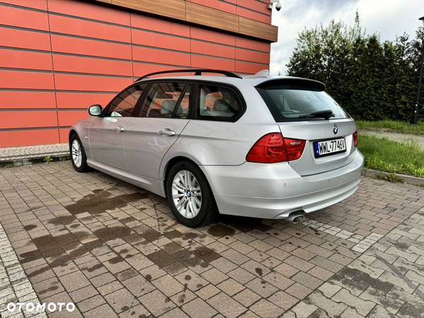 BMW Seria 3 320d DPF Touring - 7