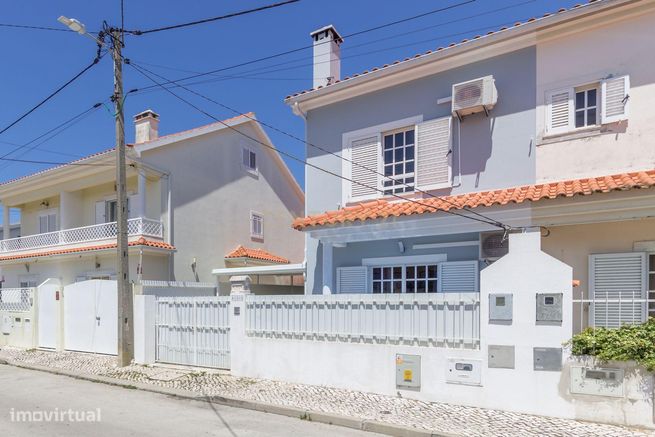 Moradia Geminada T3+1 com Jardim e Garagem-0