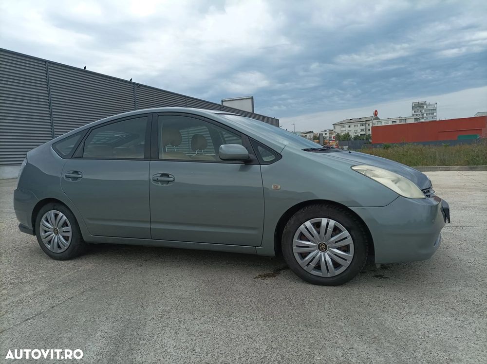 Second hand Toyota Prius - 4 150 EUR, 290 000 km - Autovit