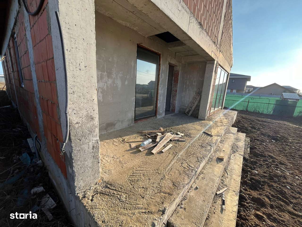 Casa nouă cu 4 camere în Jilava-1