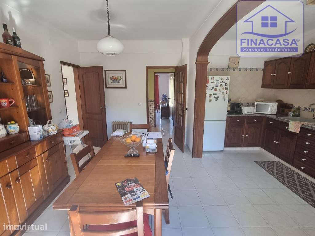 Moradia T4 isolada inserida em terreno com 5000m2 - Camarral (Palmela)-7