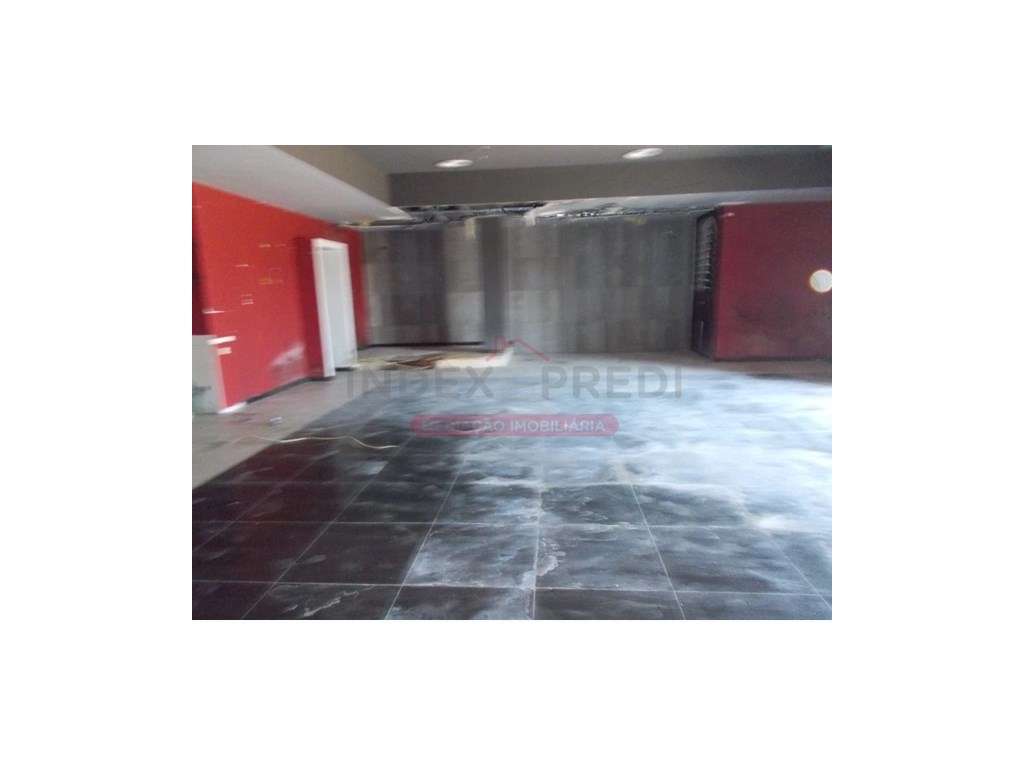 Prédio P/ comércio adequado a bar/discoteca - Aradas - Aveiro - Grande imagem: 3/11