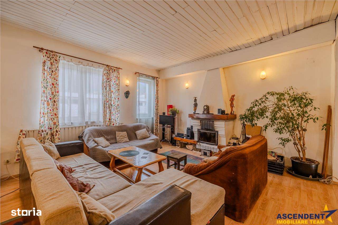 Locuinta cu caracter,doua niveluri,4 camere,terasa,garaj,curte,Centru - Imagine principală: 1/20