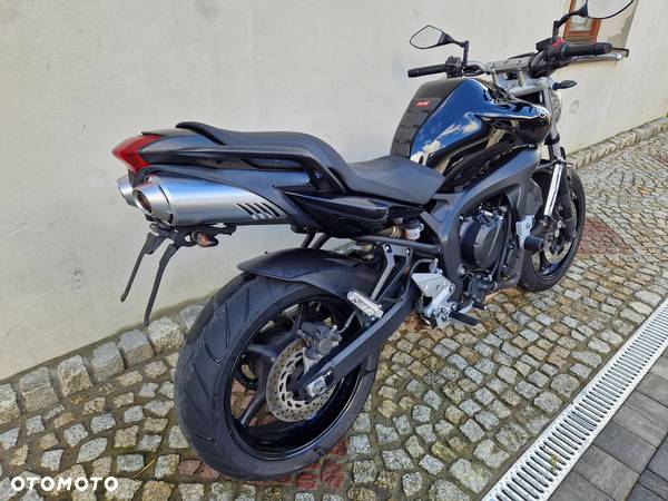 Yamaha FZ - 9