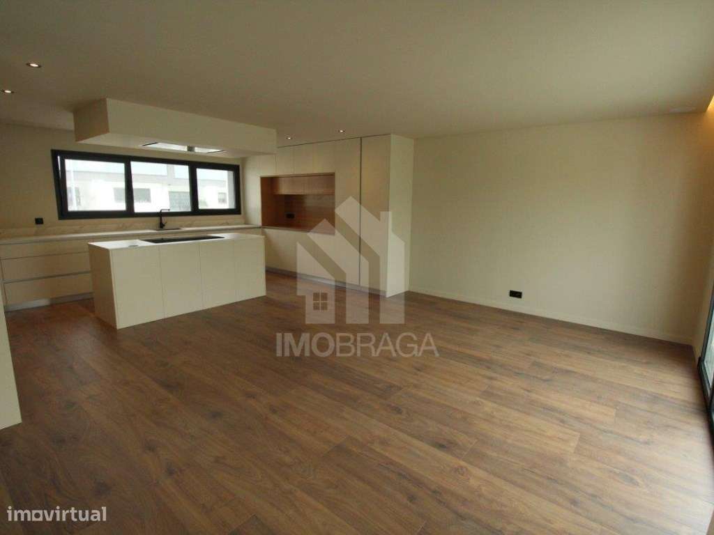 Moradia de Gaveto T3 Nova com 3 Suites | Pronta a Habitar | S. Pedr...-8