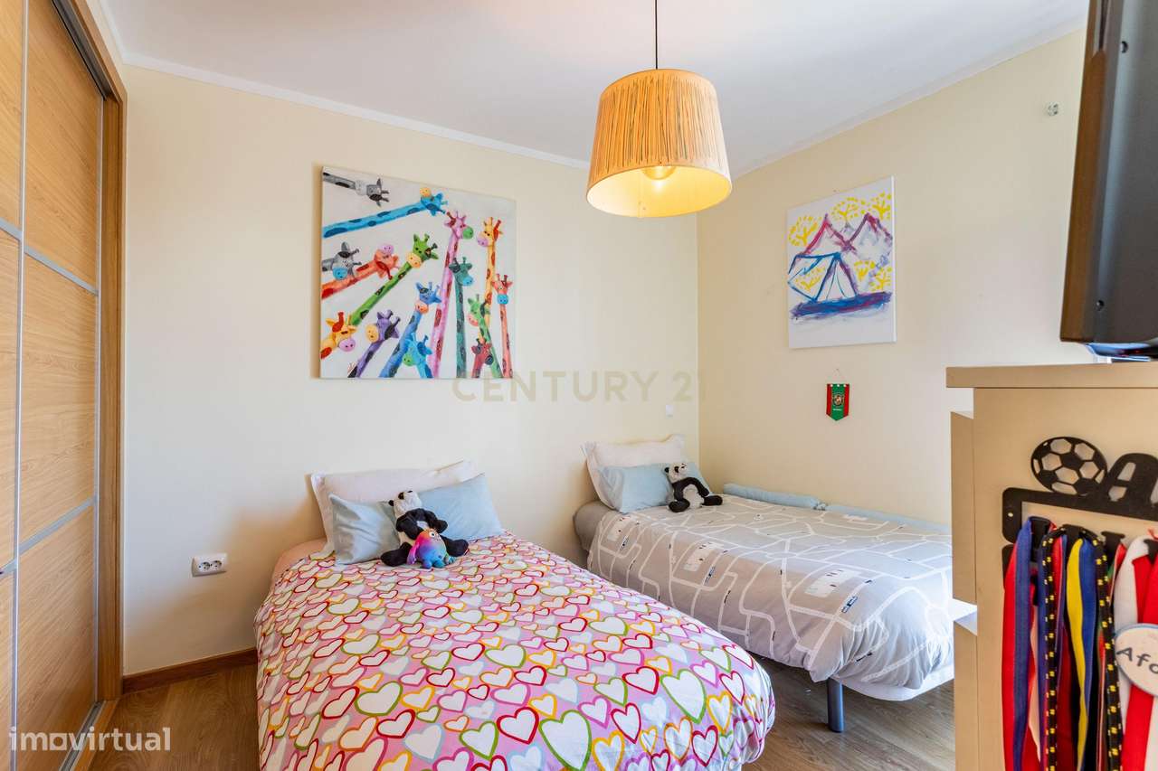 Luminoso apartamento T2 nos Olivais-19