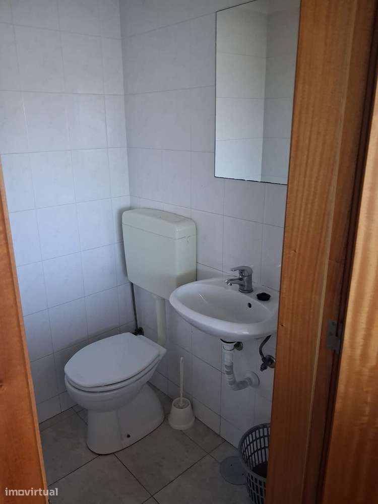 Armazém - Vila do Conde, Toughinhó - Venda ou Arrendamento-1