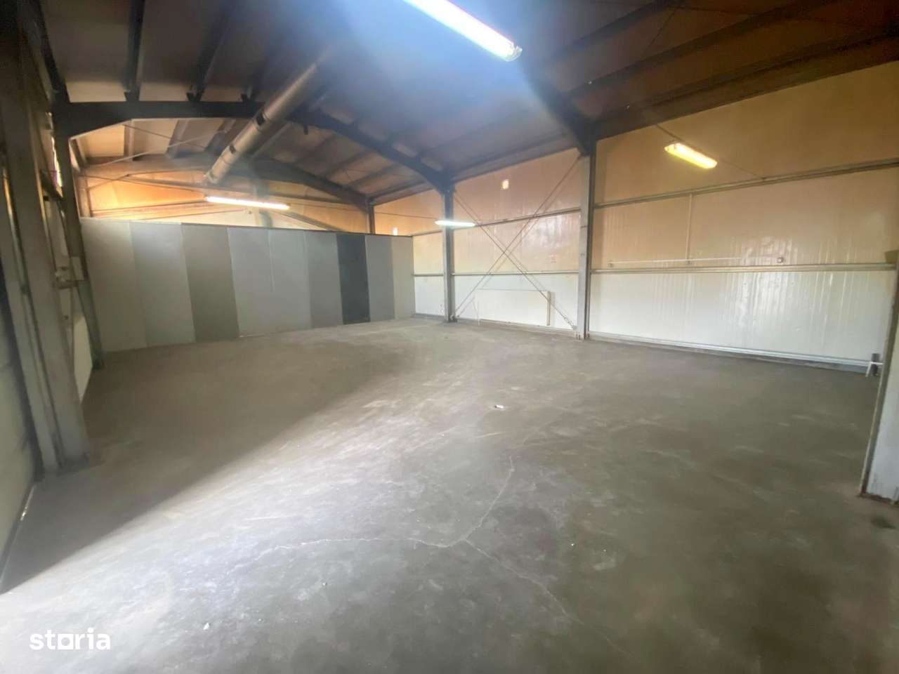 Hală de închiriat, centru Săcălaz – potrivită service auto, depozitare - Imagine principală: 3/7