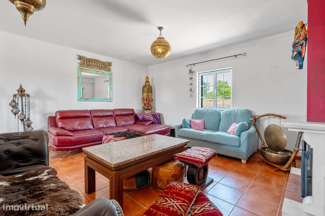 Herdade com moradia T4+1, piscina e lago-9