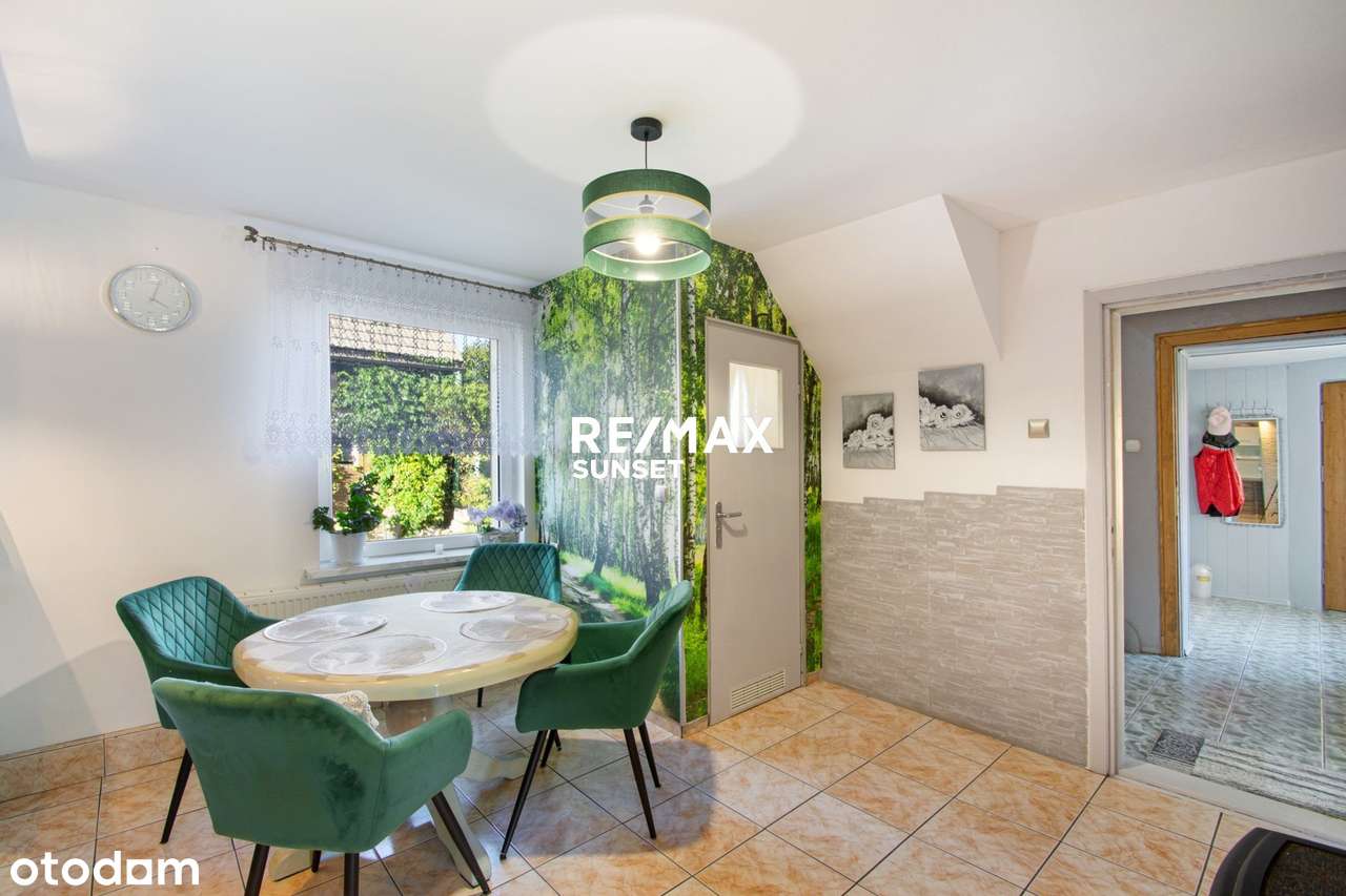 Uroczy dom z pięknym ogrodem i dwoma garażami - Pełny obrazek: 5/16