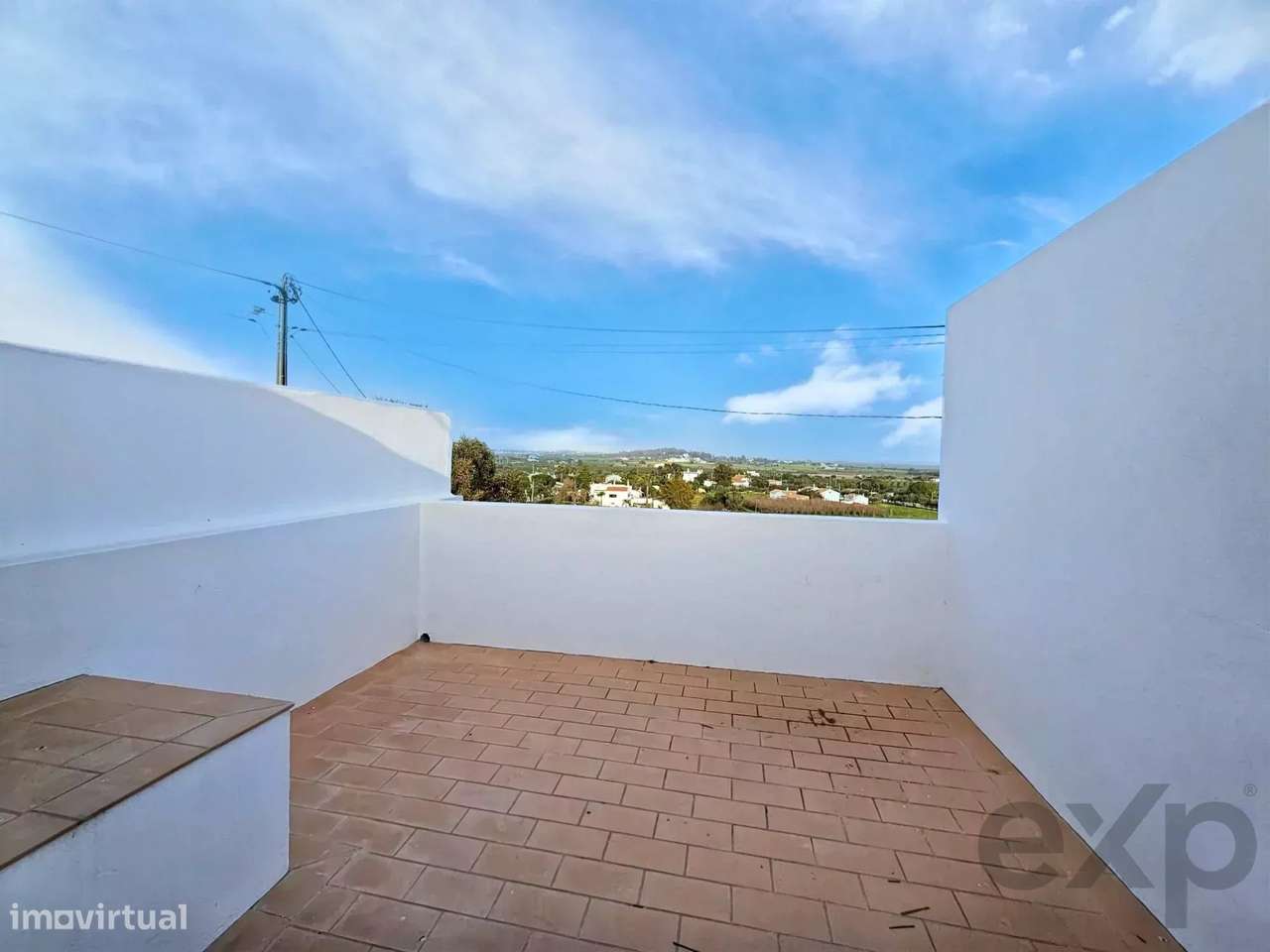 Moradia T2 remodelada com vista mar e ria | Terraços 39 m² | Entrada i - Grande imagem: 3/23