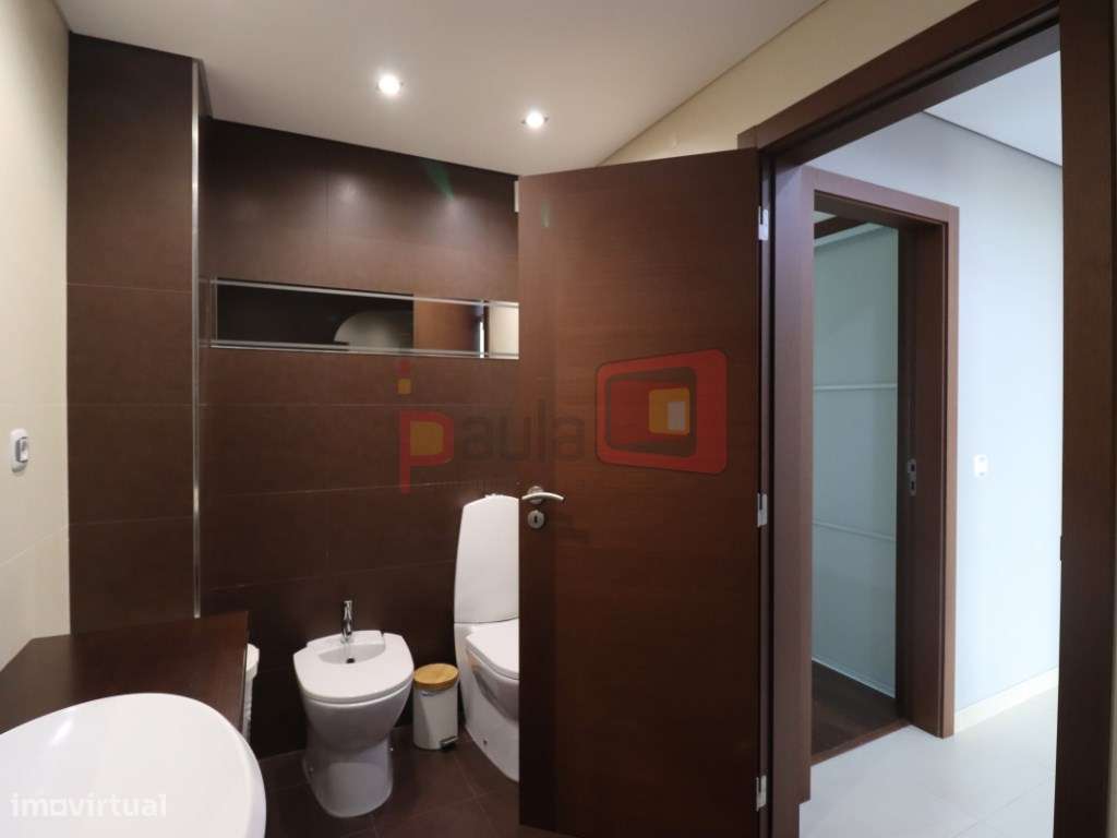 APARTAMENTO T3 MONTIJO COM PARQUEAMENTO E ARRECADAÇÃO-22