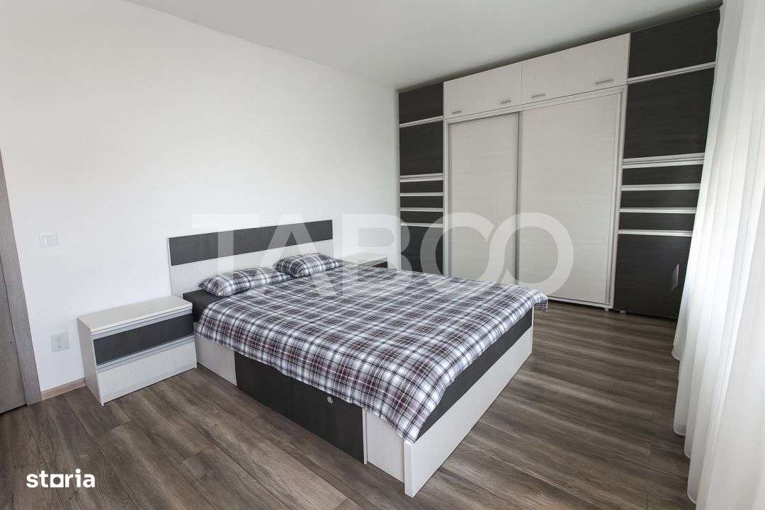 Casa de vanzare in Zavoi cu 3 camere 2 bai curte libera de 50 mp - Imagine principală: 4/19