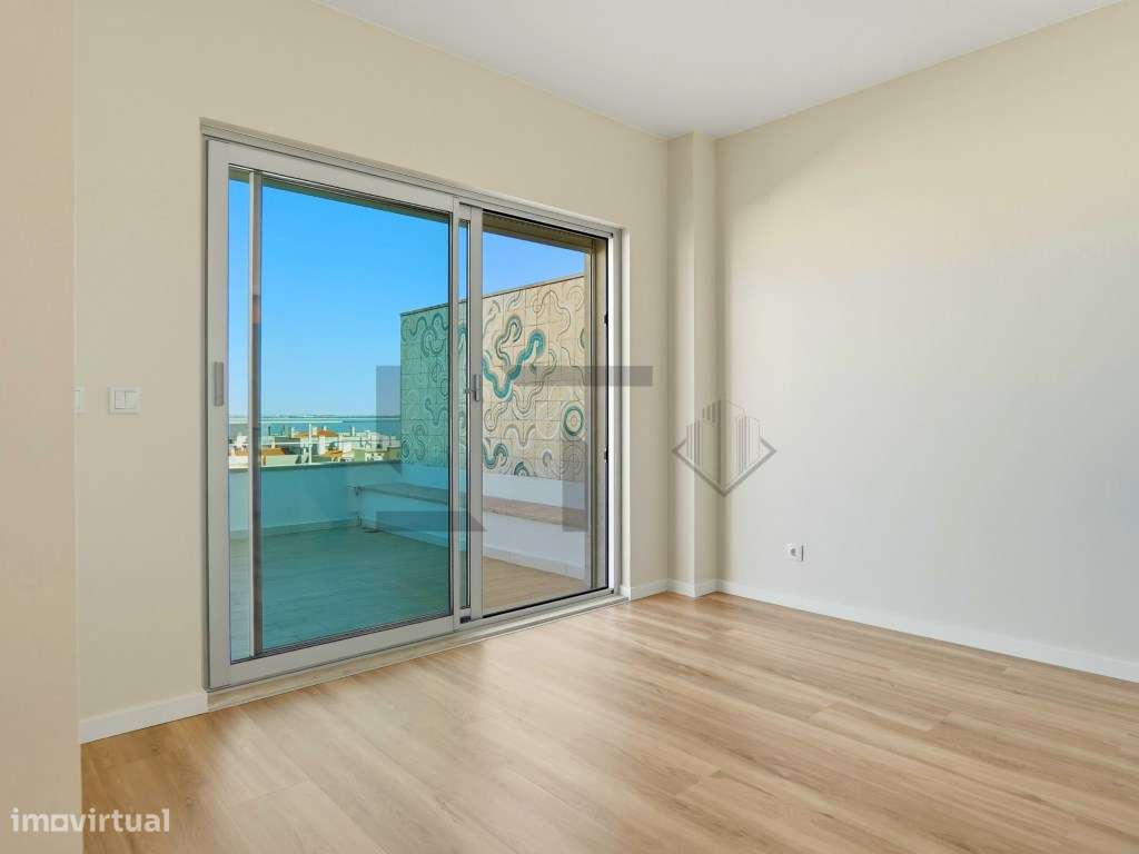 Penthouse T3 (possível T4) com Terraço, plena vista Rio e Garagem, ...-25