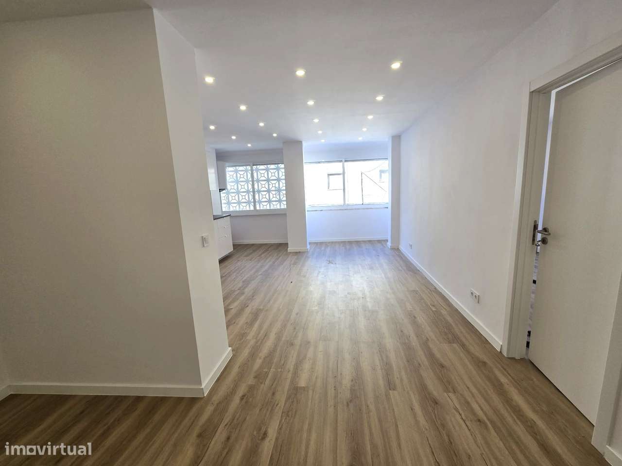 Apartamento Totalmente Remodelado T2 - Amadora-16