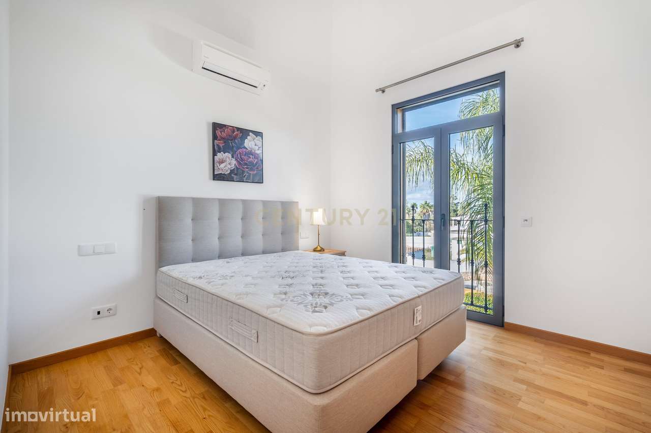 Moradia Unifamiliar de Prestígio | Guia – Albufeira | T4 | Piscina | J-25
