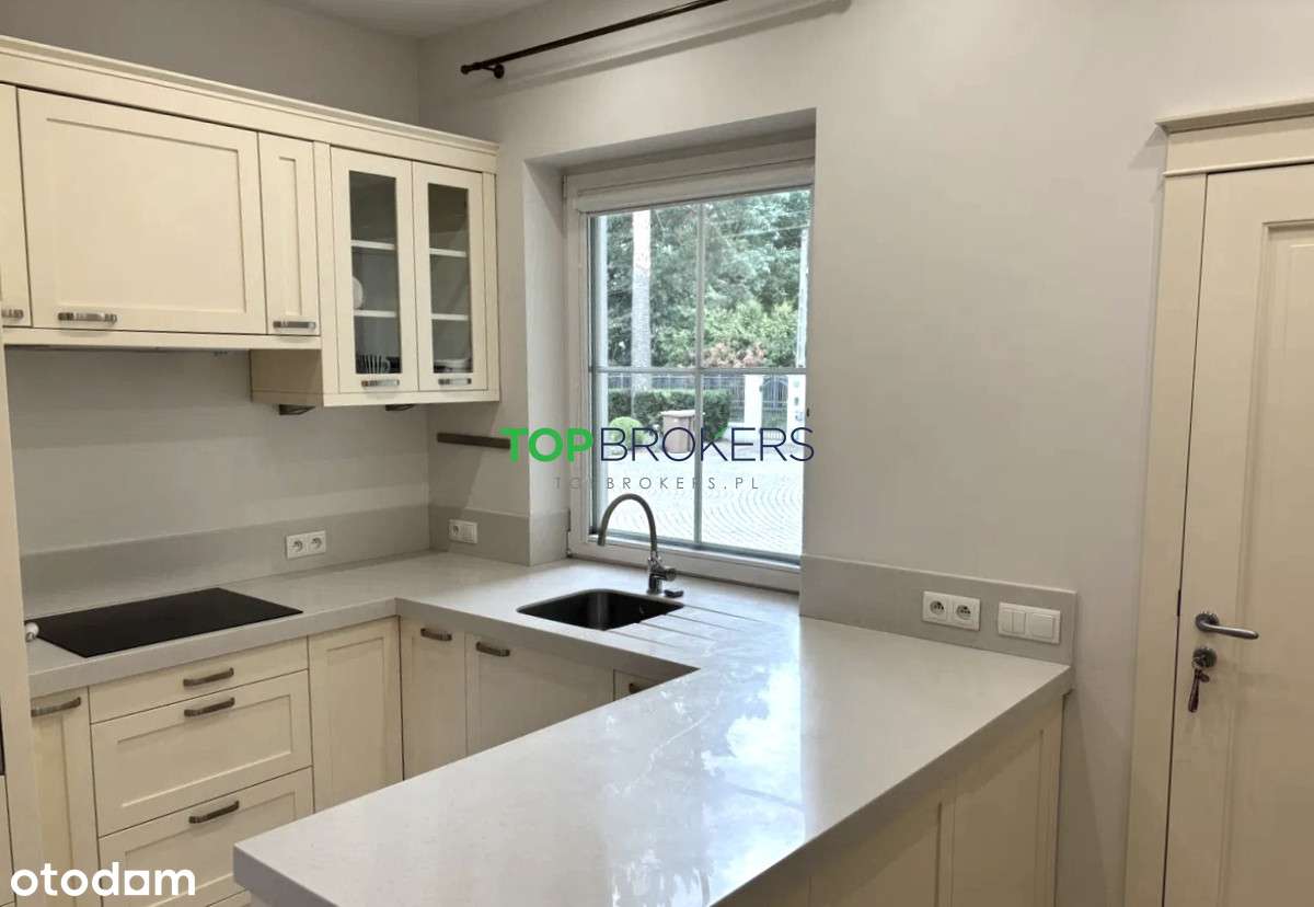 Luksusowy dom dla firmy, parking - Pełny obrazek: 4/18