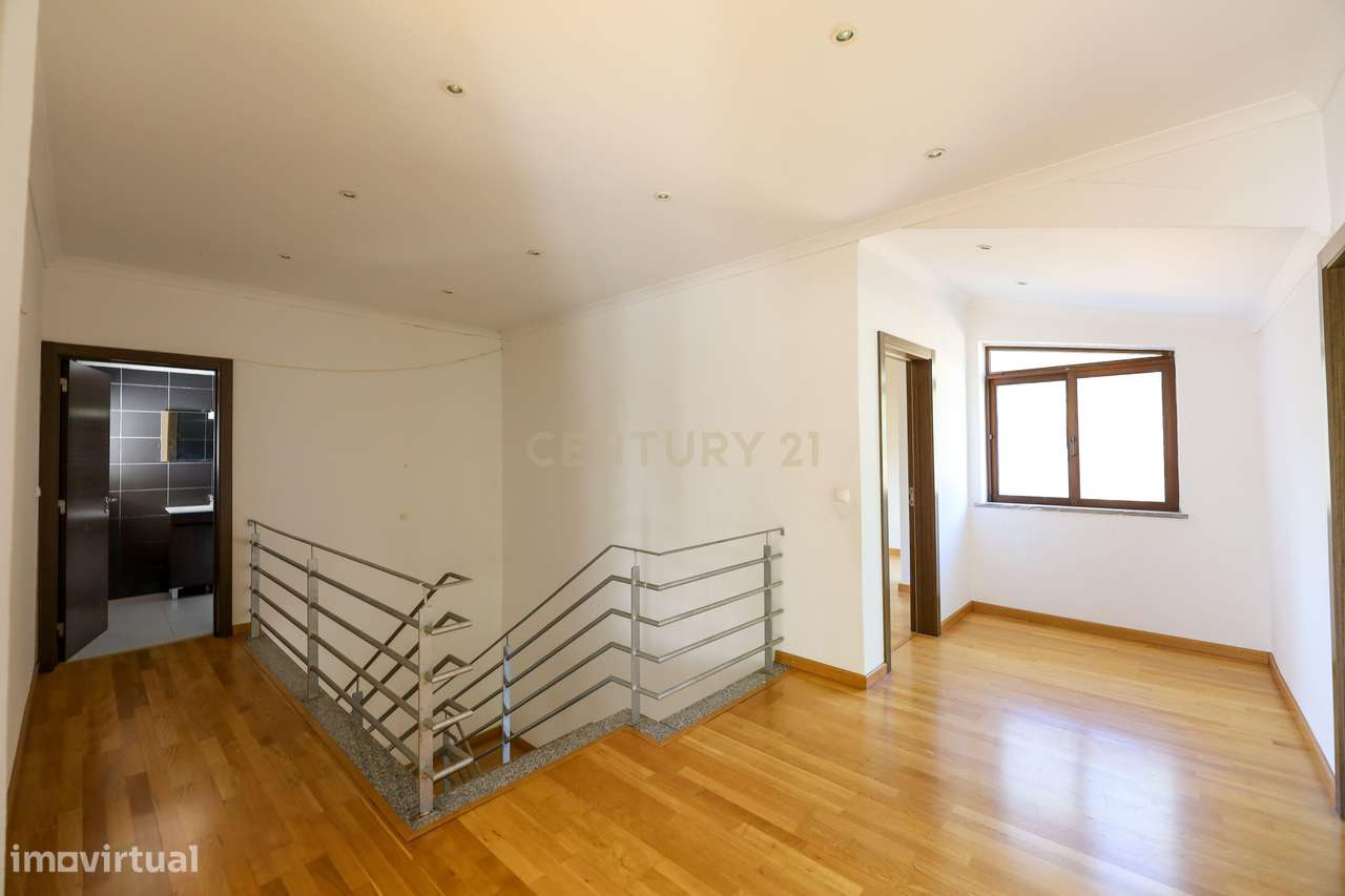 Moradia Isolada T5 em Silgueiros  - Oportunidade Única!-6