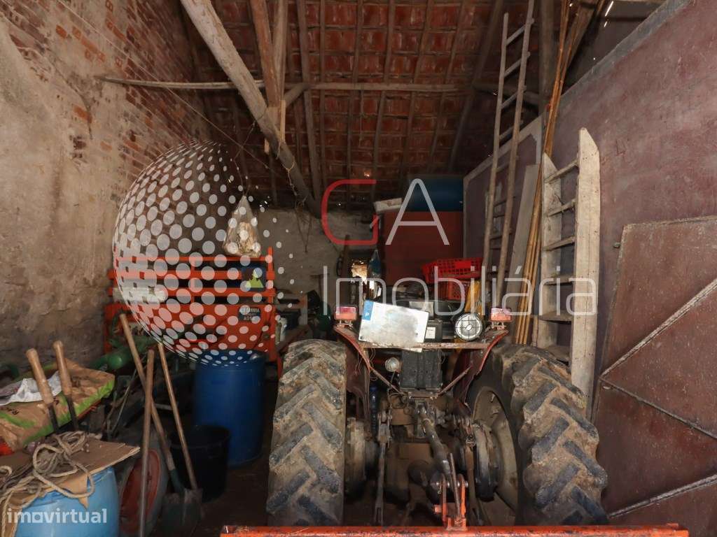 Armazém para recuperar em Casais Maçaricos - Aldeia Gavinha - Grande imagem: 4/10