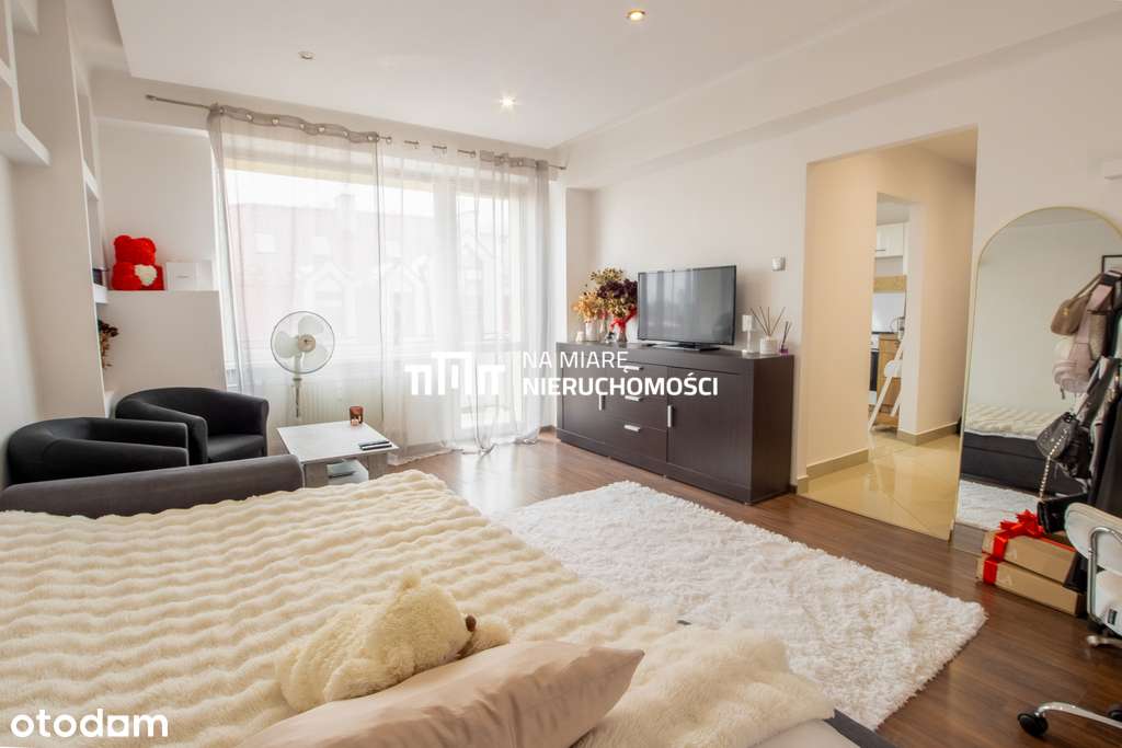 Kawalerka lub 2 pokoje, Oddzielna Kuchnia, Parking-0