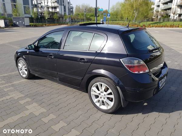 Opel Astra III 1.9 CDTI Cosmo - 4