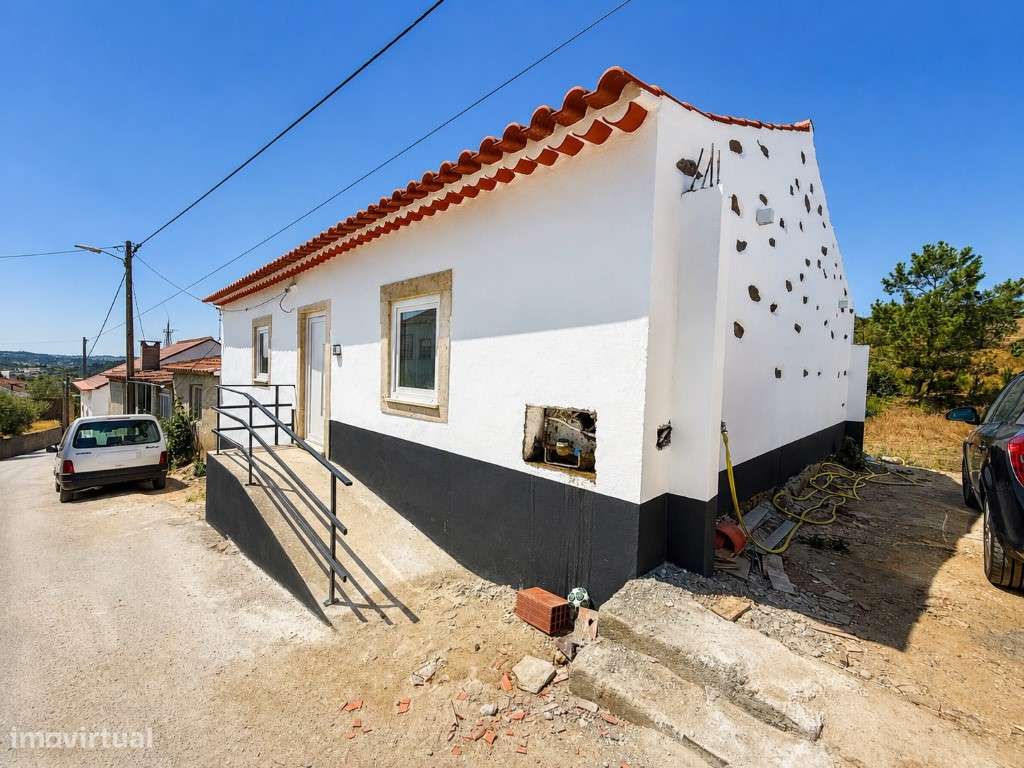 Refúgio D'Olival | Moradia T2+1 Totalmente Remodelada-30