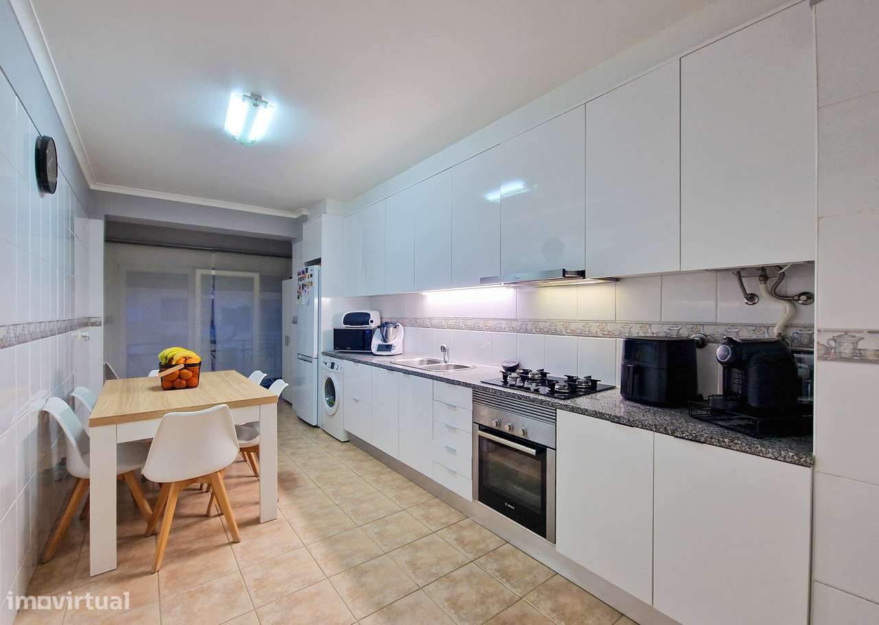 Apartamento de 4 assoalhadas em óptimo estado de conservação.-5