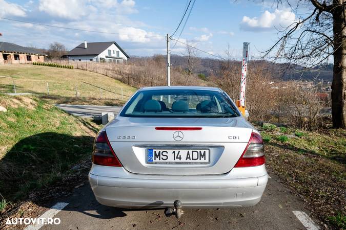 Mercedes-Benz E 220 CDI Estate Classic - 8