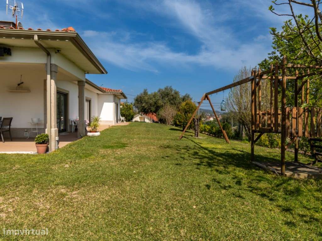 Encantadora Moradia Térrea V3-29