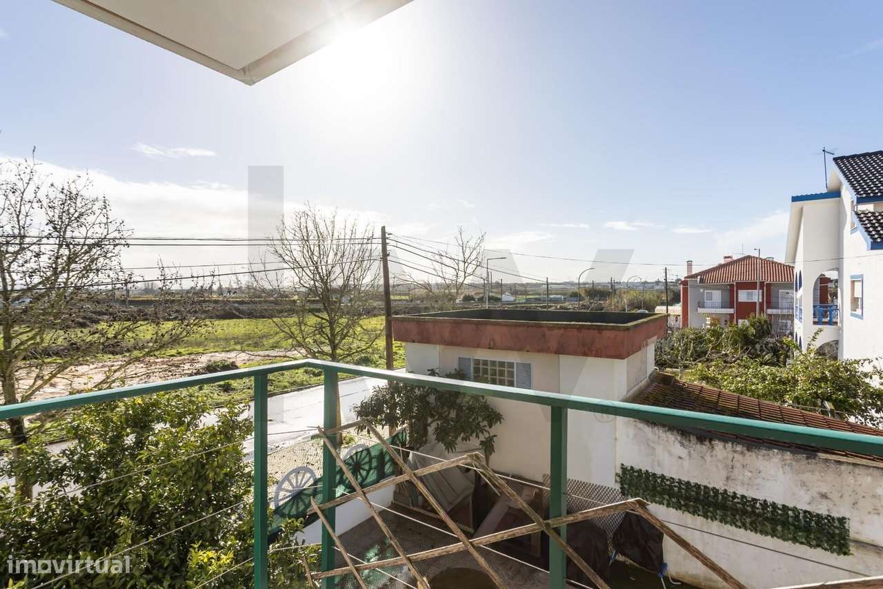 Moradia T4 na Moita – Zona do Palheirão | Excelente Exposição Solar-29
