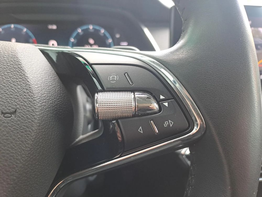 SKODA OCTAVIA Aktywny Tempomat 3 Strefowa Klimatyzacja Gniazdo 230V Łopatki VAT23%