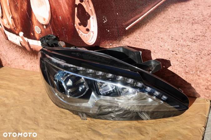 PEUGEOT 308 FULL LED  PRZETWORNICE 9677832308-01 - 2