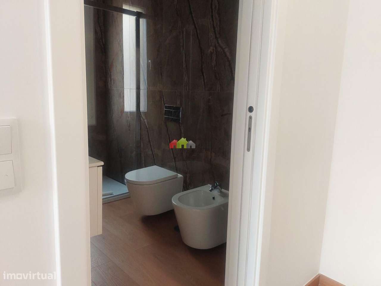 Moradia T4 Nova de arquitectura moderna em Azeitão-15