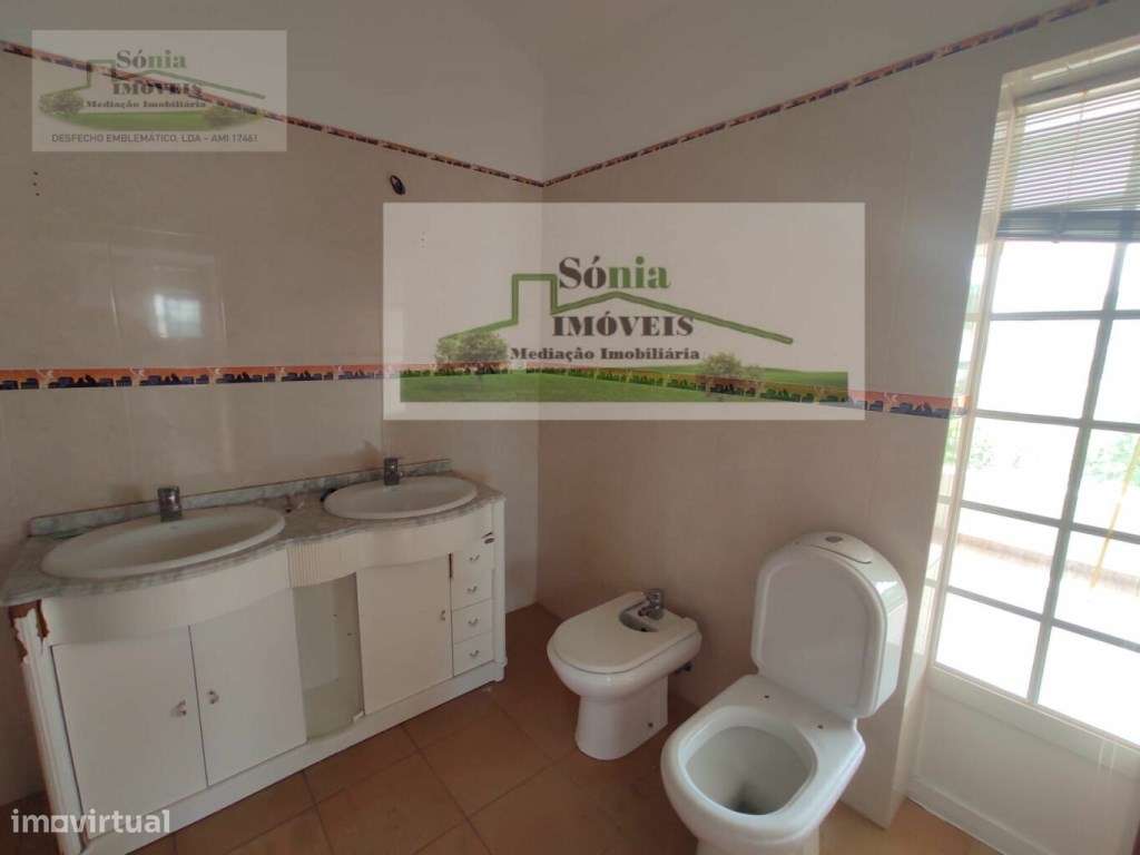 Moradia T4 com anexo T2 - Grande imagem: 5/14