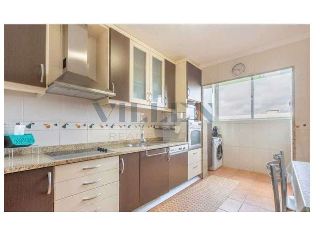 Apartamento T3 a 200m da Praia das Caxinas-2