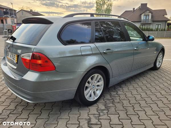 BMW Seria 3 320i - 20