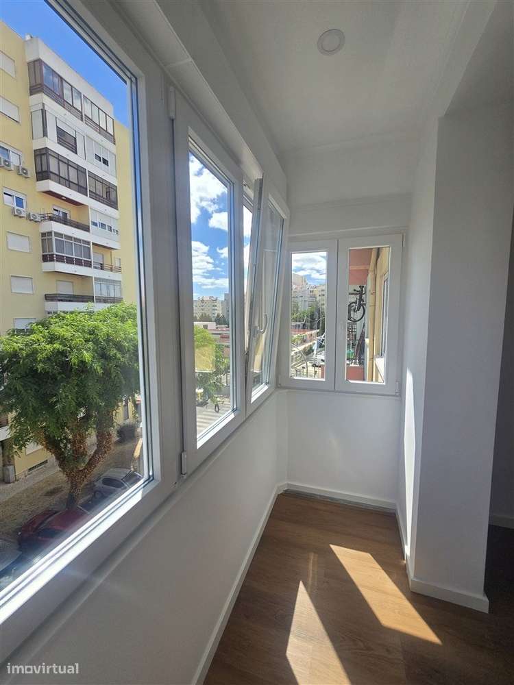 Apartamento T2 Venda em Venteira,Amadora-6