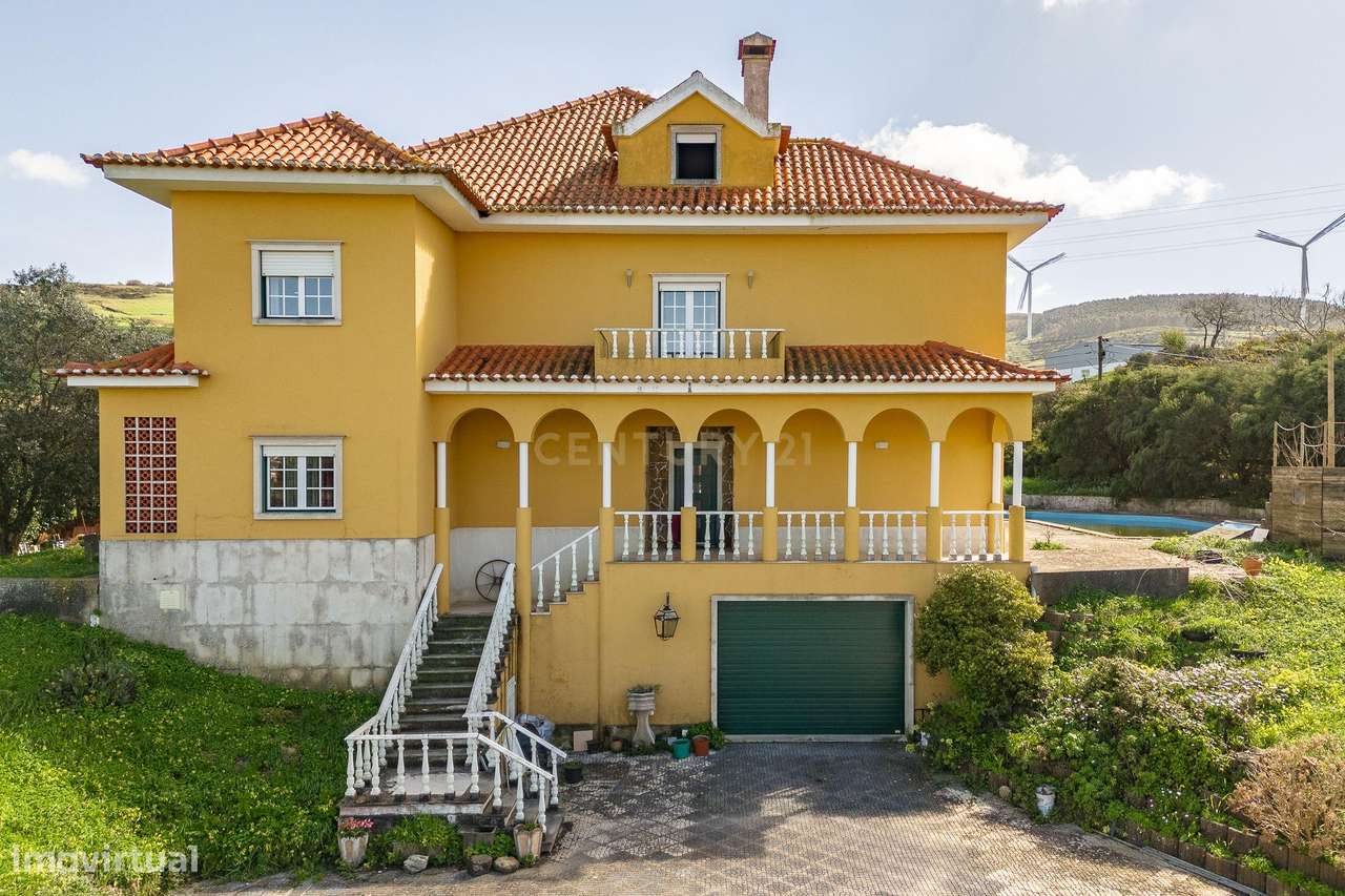 Moradia rodeada pelo campo-36