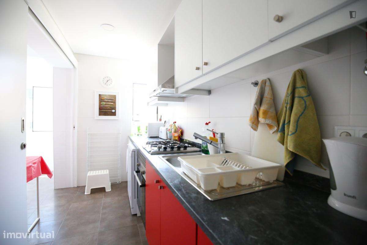 Quarto - localizado em Carnide Lisbon - Grande imagem: 5/24