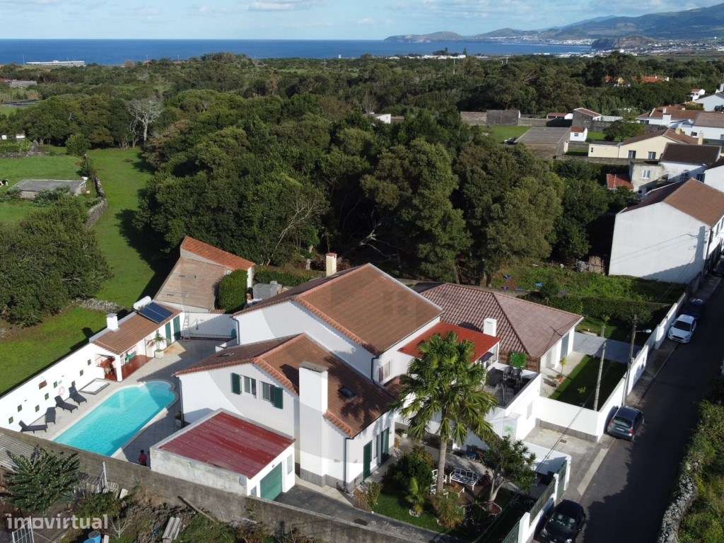 Alojamento Local com T4, T2 e T1 - Grande imagem: 3/12