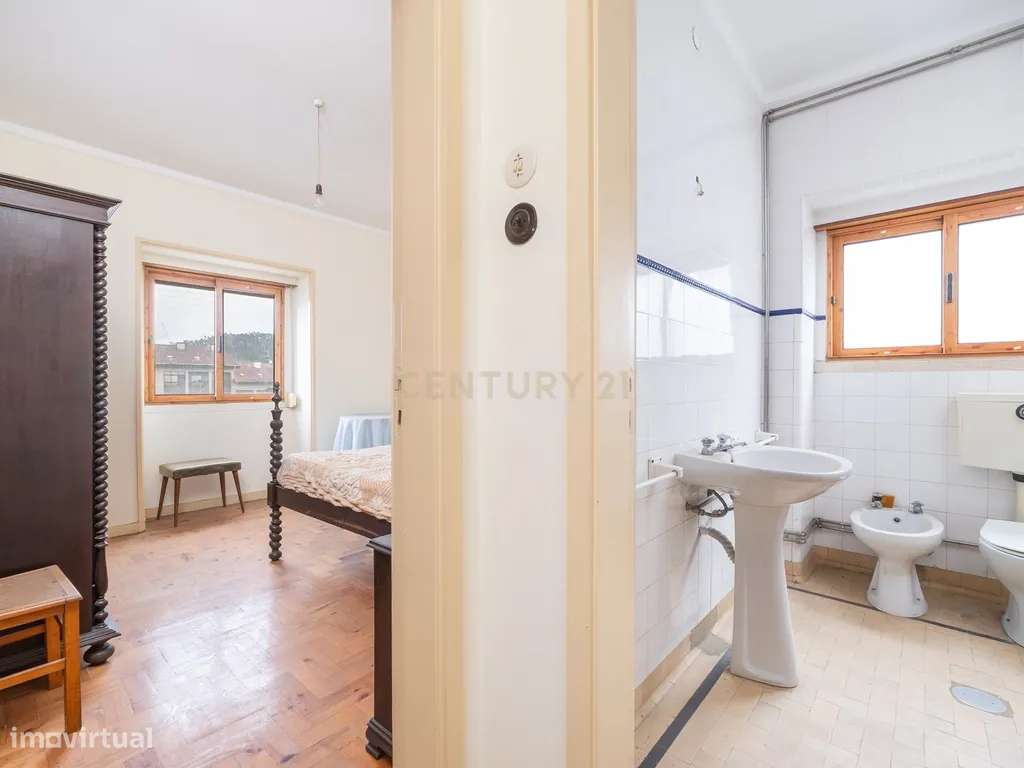 Apartamento T3+1 com garagem na Rua Verde Pinho em Coimbra-12