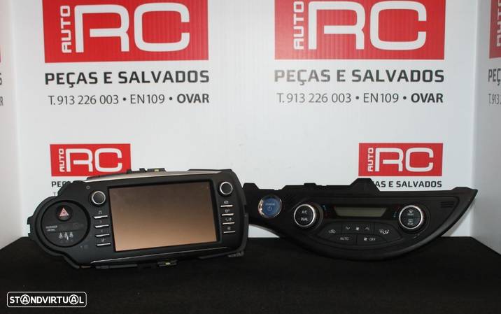 Conjunto Auto Radio & Climatrónico Toyota Yaris de 2019 - 1