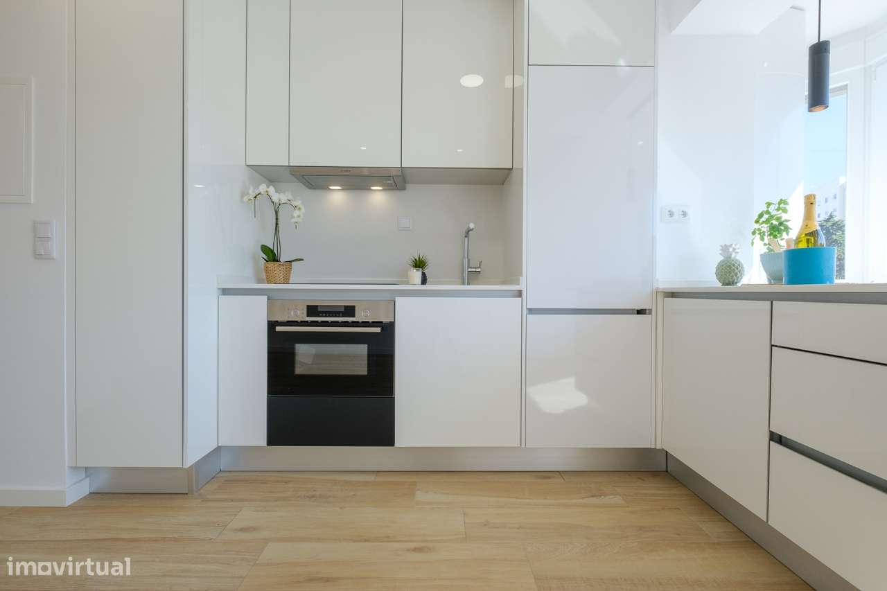 T2 com 3 casas de banho e elevador em Benfica - Grande imagem: 4/10