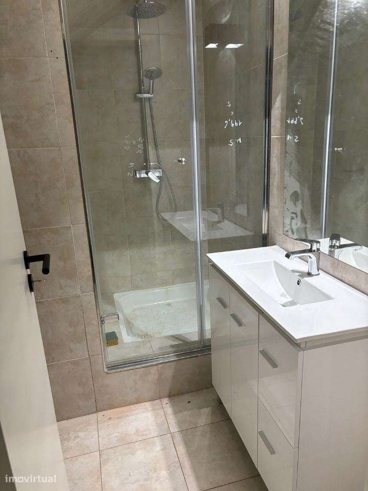 Magnífica Moradia 4 frentes/2 suites/garagem 4 carros/a 350m da praia-19