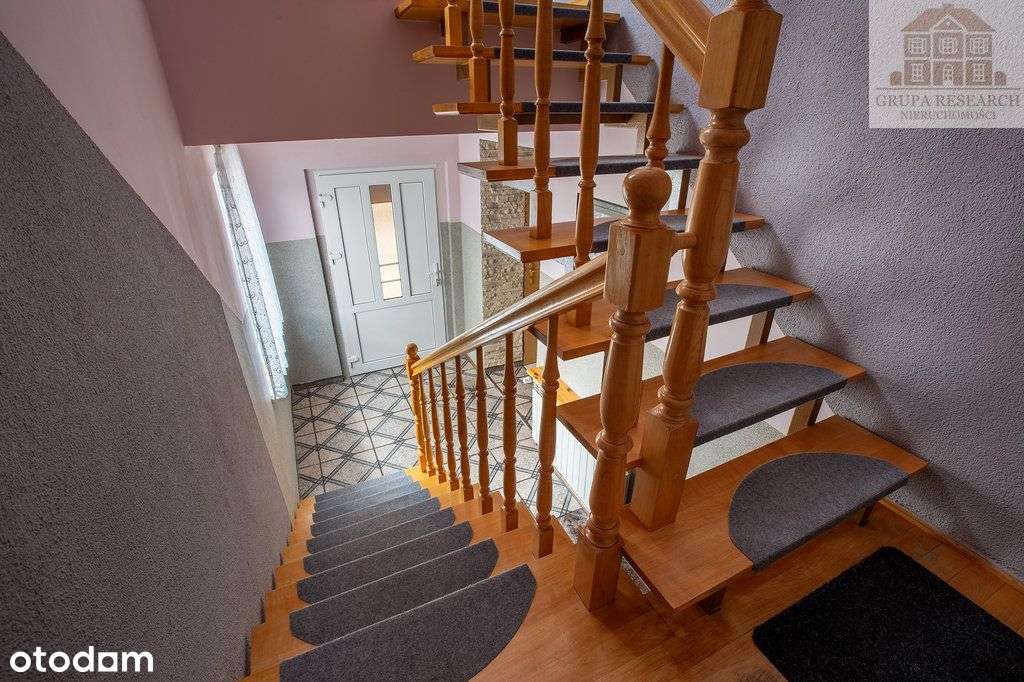 Dom z dwoma mieszkaniami i dużą działką-16