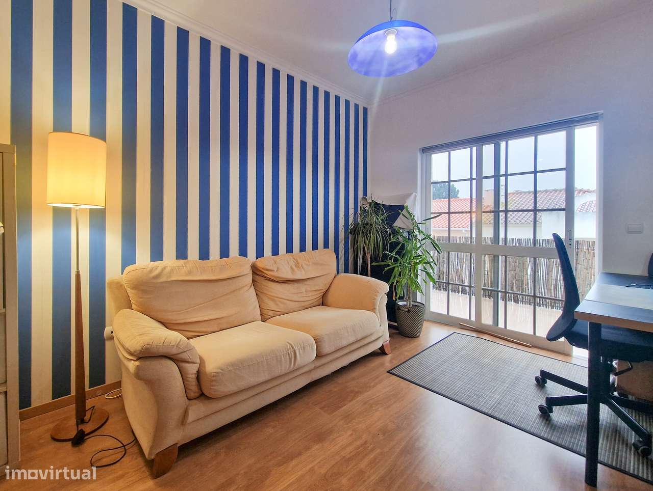 Moradia de 4+1 assolhadas - Muito estimada e pronta a habitar.-16